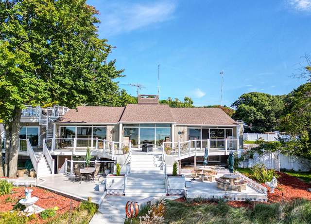 Property at 3845 Norton Hills Rd, Norton Shores, MI 49441, 5 beds, 3 baths