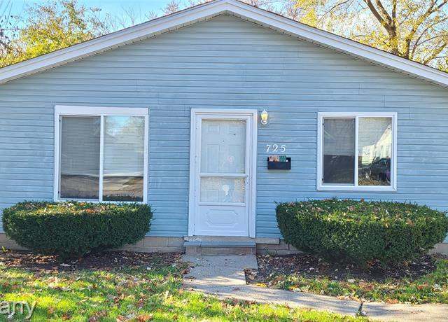 Property at 725 Scottwood St, Pontiac, MI 48340, 3 beds, 1 bath