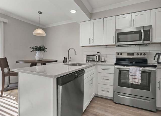 Property at 20933 Sherman Ave #16, Southfield, MI 48033, 2 beds, 1.5 baths