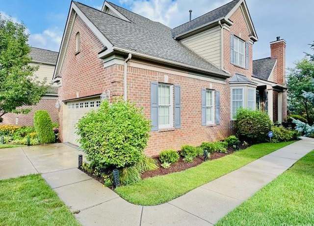Property at 44999 Broadmoor Cir S, Northville, MI 48168, 3 beds, 3.5 baths