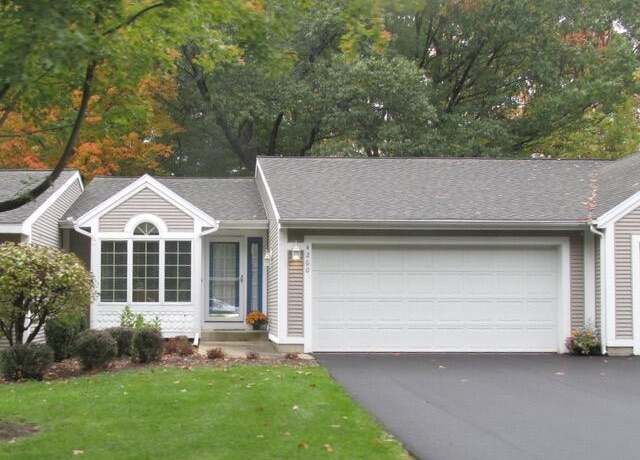 Property at 4260 Valley Hollow Dr NE, Grand Rapids, MI 49525, 3 beds, 2.5 baths
