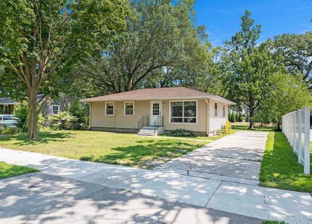 Property at 833 Fern St, Traverse City, MI 49686, 3 beds, 1 bath