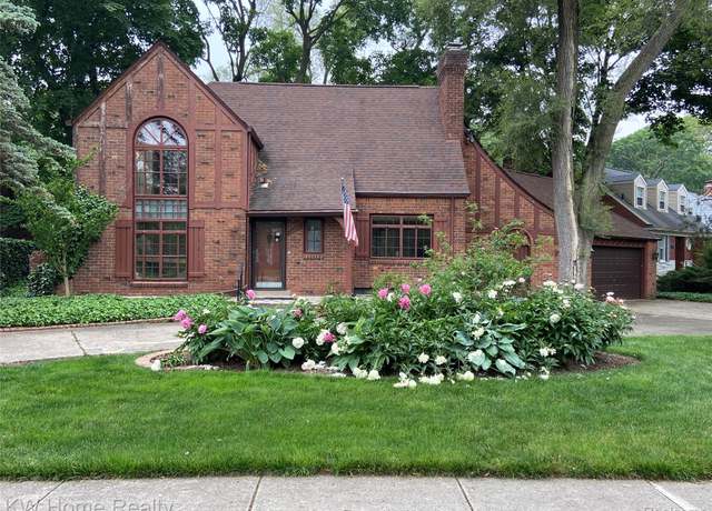 Property at 27943 Sunset Blvd W, Lathrup Village, MI 48076, 3 beds, 1.5 baths
