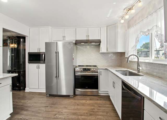 Property at 28230 Universal Dr, Warren, MI 48092, 2 beds, 1.5 baths