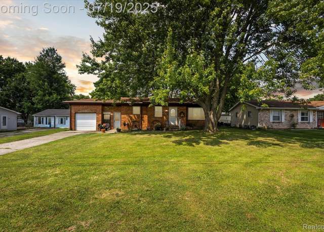Property at 4215 N Genesee Rd, Burton, MI 48506, 2 beds, 1 bath