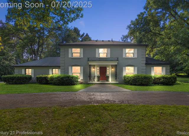Property at 5420 Lahser Rd, Bloomfield Hills, MI 48302, 4 beds, 2.5 baths