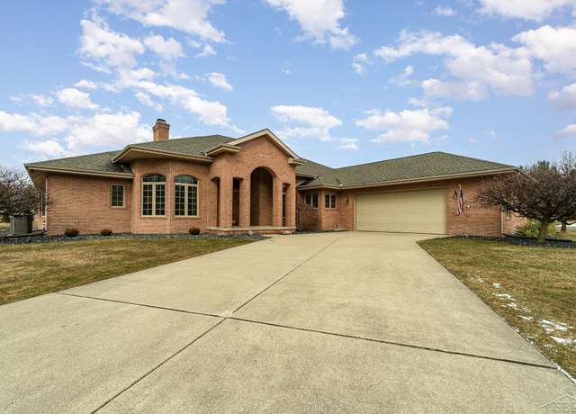 Property at 5670 Pine Gate Dr Dr, Saginaw, MI 48603, 3 beds, 2.5 baths