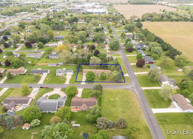 Property at 167&187 Holiday Dr, Ionia, MI 48846, 5 beds, 4 baths