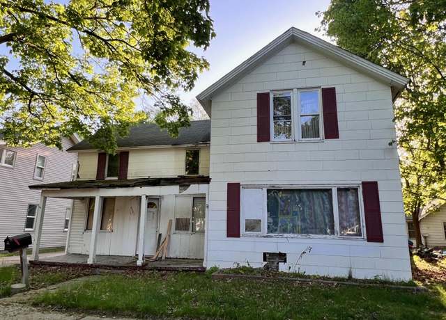 Property at 620 S Lansing St, Mt Pleasant, MI 48858, 4 beds, 1 bath