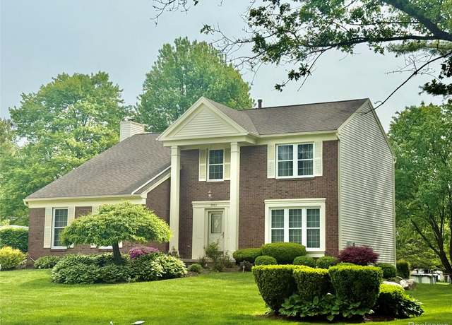 Property at 3023 Holben Dr, Lake Orion, MI 48360, 4 beds, 2.5 baths