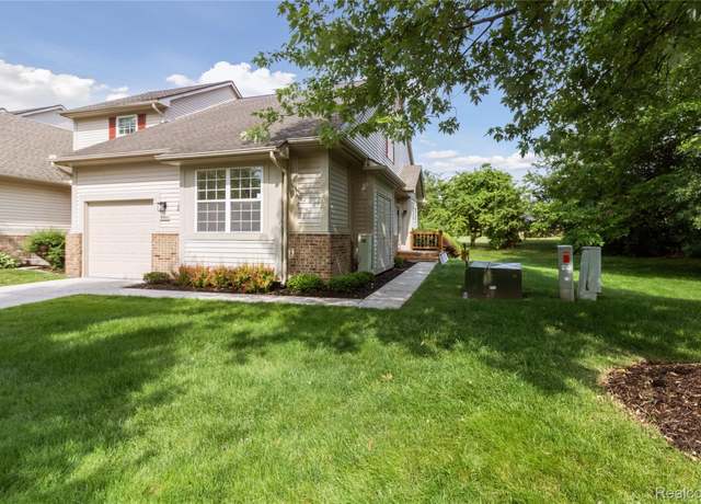Property at 41683 Juniper Cir, Novi, MI 48377, 3 beds, 3 baths
