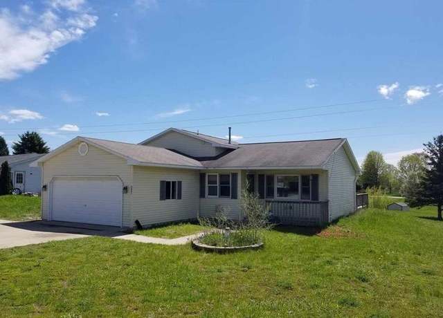 Property at 3881 Paddock Dr, Traverse City, MI 49685, 3 beds, 2 baths