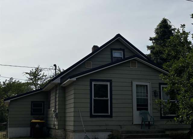 Property at 1004 Wilson Blvd, St Louis, MI 48880, 2 beds, 1 bath
