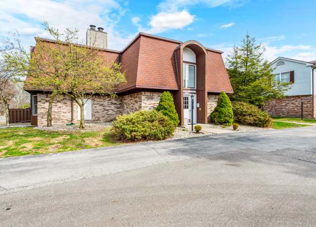 Property at 8449 Mathias Dr #17, Grosse Ile, MI 48138, 2 beds, 2 baths