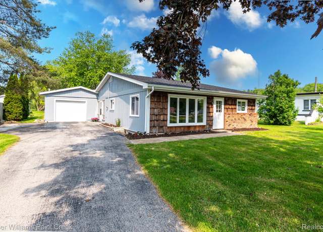 Property at 335 Pickford Rd, Kimball, MI 48074, 3 beds, 1.5 baths