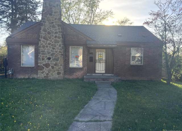 Property at 17541 Annchester Rd, Detroit, MI 48219, 2 beds, 2 baths