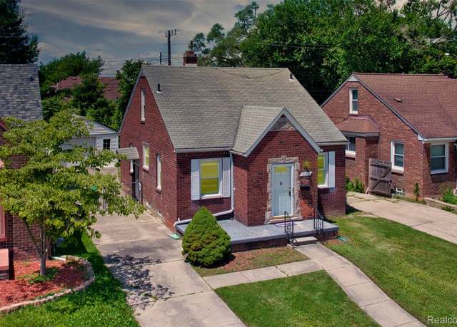 Property at 21241 Redmond Ave, Eastpointe, MI 48021, 3 beds, 1 bath