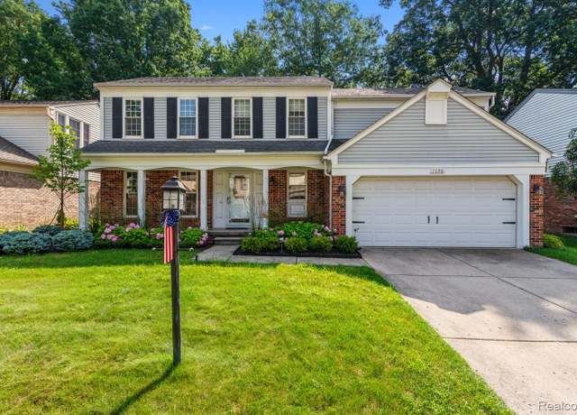 Property at 7898 Moonwood Pl, Westland, MI 48185, 3 beds, 2.5 baths
