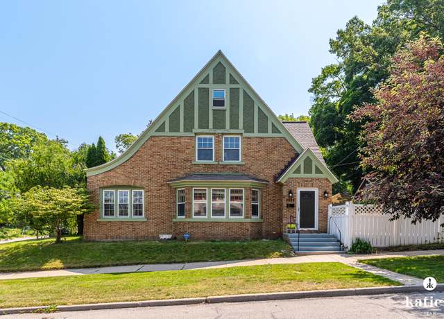 Property at 1002 Benjamin Ave SE, Grand Rapids, MI 49506, 3 beds, 2.5 baths