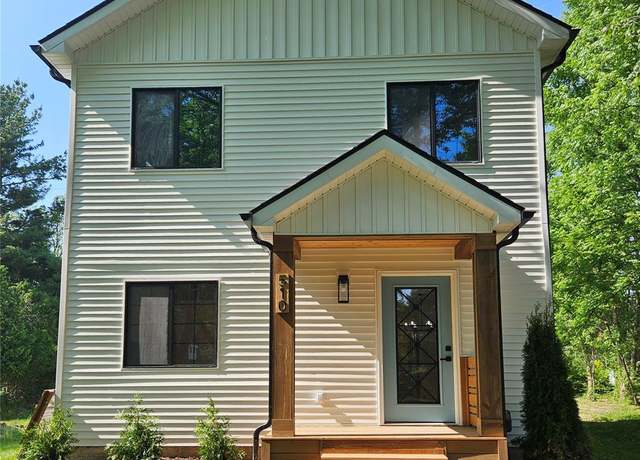 Property at 510 Alpeana St, Auburn Hills, MI 48326, 3 beds, 2.5 baths