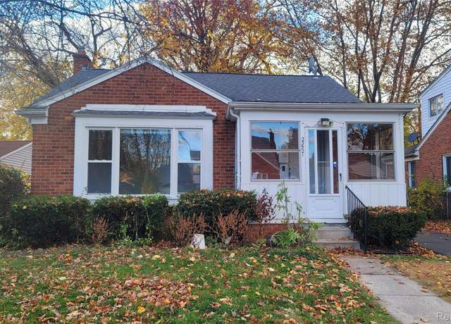 Property at 23521 Jerome St, Oak Park, MI 48237, 3 beds, 1 bath