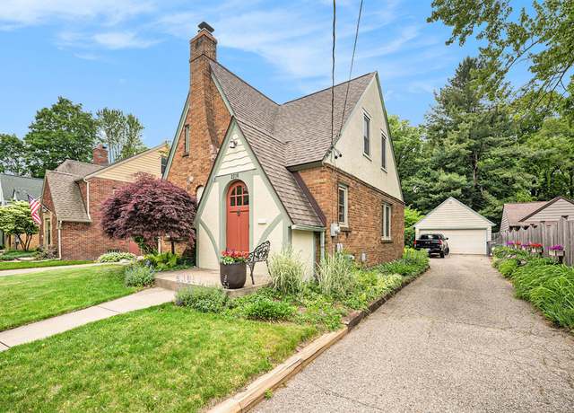 Property at 2216 Sheffield Dr, Kalamazoo, MI 49008, 3 beds, 2.5 baths