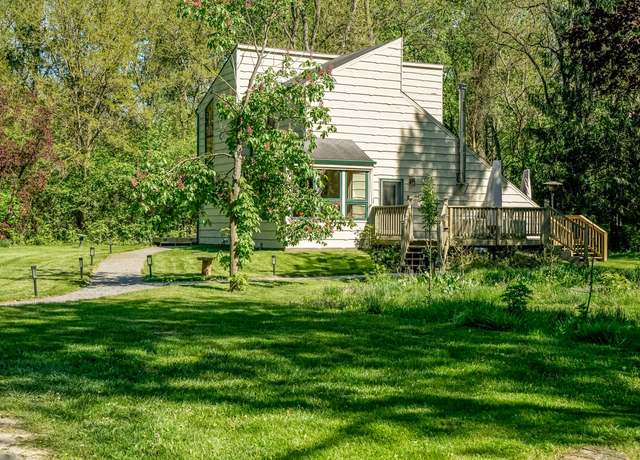 Property at 8020 Mason Ln, Whitmore Lake, MI 48189, 3 beds, 2 baths