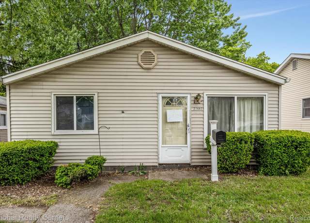 Property at 27441 Delton St, Madison Heights, MI 48071, 2 beds, 1 bath