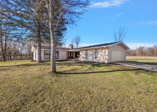 Property at 8603 N Owosso Rd, Fowlerville, MI 48836, 3 beds, 2.5 baths