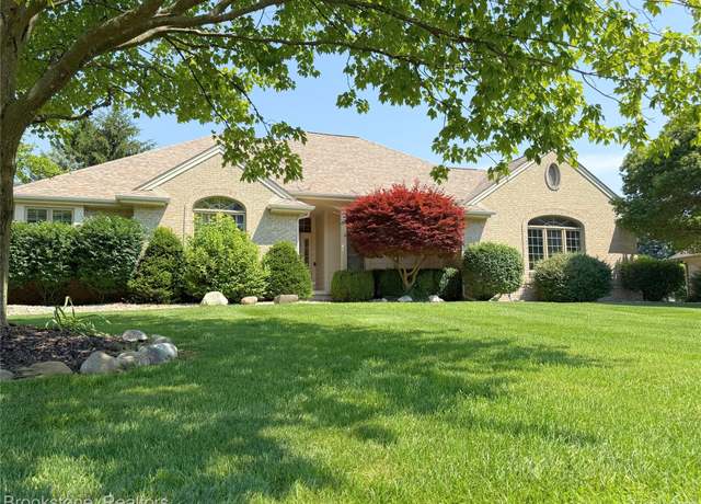 Property at 10175 Aberdeen Dr, Grand Blanc, MI 48439, 3 beds, 2.5 baths