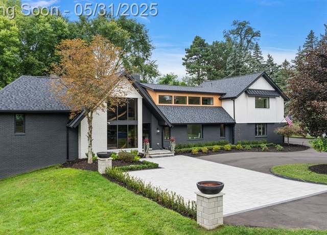 Property at 1367 W Long Lake Rd, Bloomfield Hills, MI 48302, 4 beds, 4.5 baths