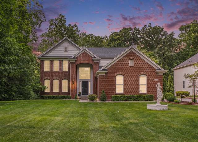 Property at 3817 Goodwood Dr SE, Grand Rapids, MI 49546, 4 beds, 2.5 baths