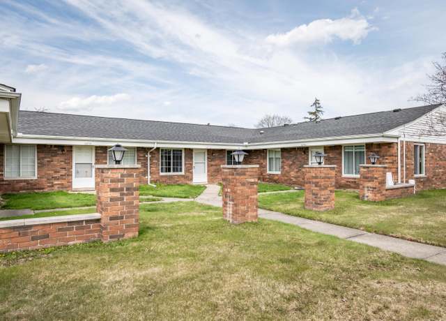 Property at 32752 Meadowbrook Ln, Warren, MI 48093, 2 beds, 1 bath