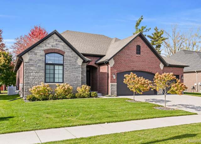 Property at 50035 Anita Way N, Macomb, MI 48044, 3 beds, 2.5 baths