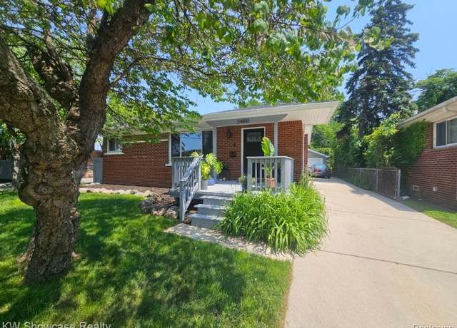 Property at 24810 Roanoke Ave, Oak Park, MI 48237, 3 beds, 2.5 baths
