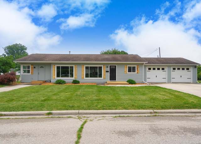 Property at 1505 Shrewsbury Ave, Adrian, MI 49221, 4 beds, 2 baths