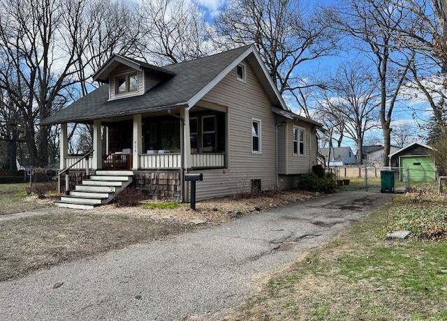 Property at 716 Catalpa Dr, Royal Oak, MI 48067, 2 beds, 1 bath