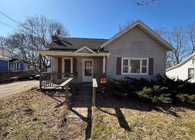 Property at 207 E Coffren Ave, Greenville, MI 48838, 2 beds, 1 bath
