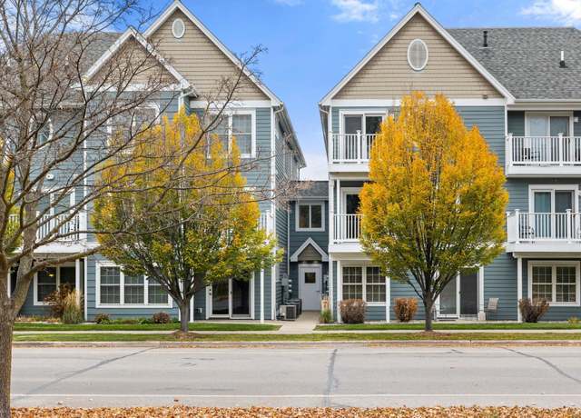 Property at 715 E State St, Traverse City, MI 49686, 2 beds, 2.5 baths