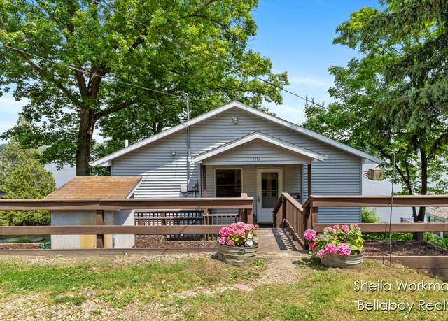 Property at 1725 Ottawa Trl, Hastings, MI 49058, 4 beds, 1.5 baths
