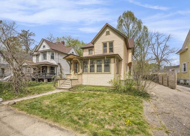 Property at 729 Egleston Ave, Kalamazoo, MI 49001, 4 beds, 1.5 baths