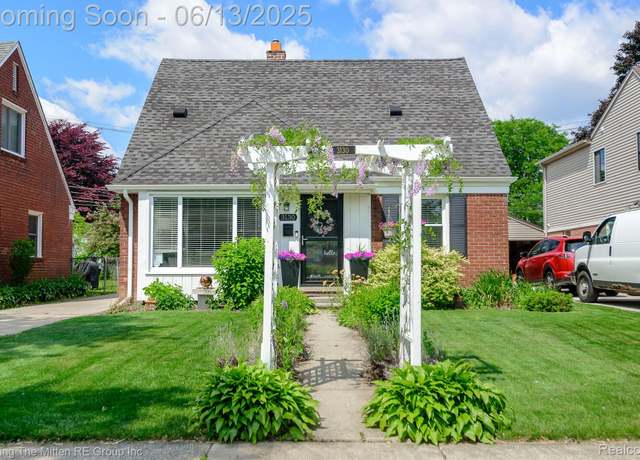 Property at 3130 Hollywood St, Dearborn, MI 48124, 3 beds, 2 baths