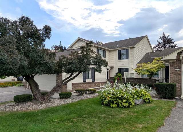 Property at 7173 Creeks Crossing Xing #50, West Bloomfield Charter Township, MI 48322, 3 beds, 2.5 baths