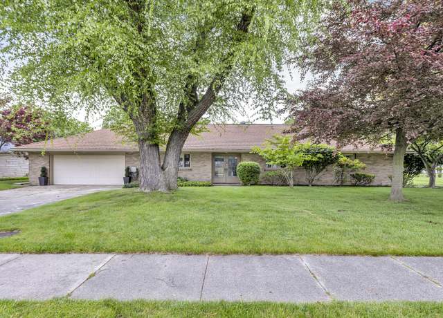 Property at 1102 S Durand St, Jackson, MI 49203, 3 beds, 3.5 baths