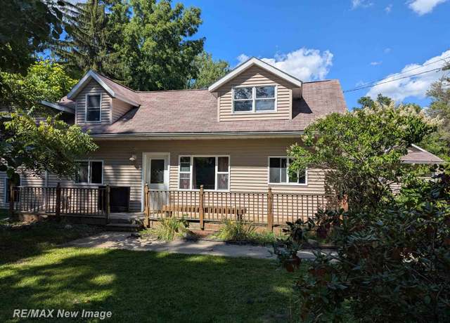 Property at 4051 Old King Rd, Bridgeport Charter Township, MI 48601, 4 beds, 1 bath