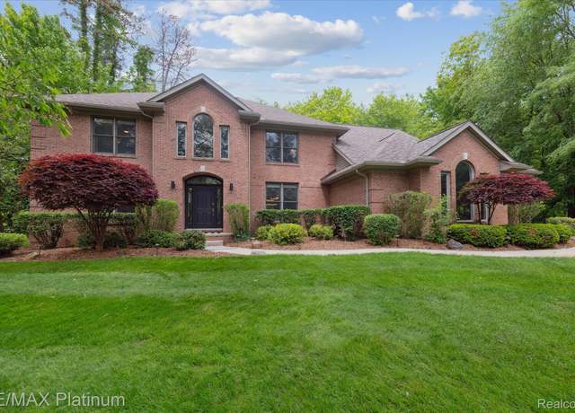 Property at 4298 Emu Dr, Pinckney, MI 48169, 5 beds, 2.5 baths