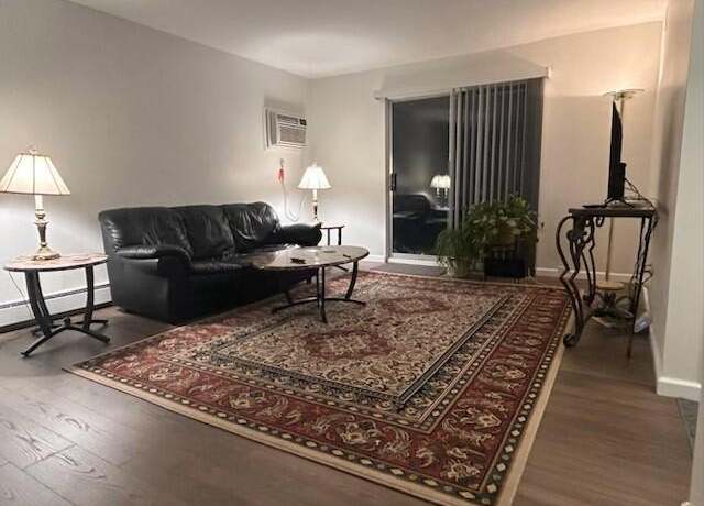Property at 1942 Axtell Dr #5, Troy, MI 48084, 1 bed, 1 bath