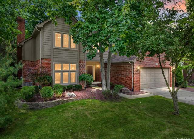 Property at 2082 Avon Lake Lane Ln, Rochester Hills, MI 48307, 4 beds, 2.5 baths