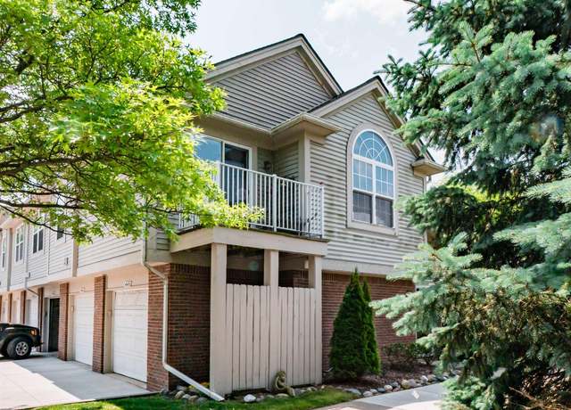 Property at 43433 Claremont Dr, Clinton Township, MI 48038, 2 beds, 2 baths