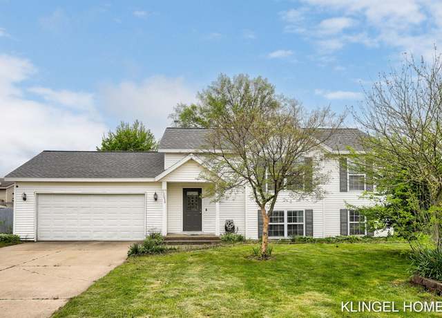 Property at 13050 Westland Ct, Holland, MI 49424, 3 beds, 2 baths
